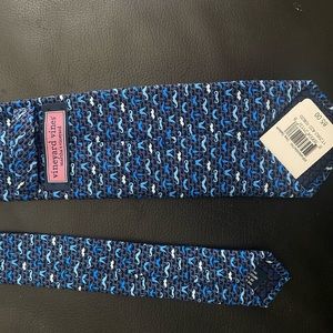Limited edition vineyard vines tie
